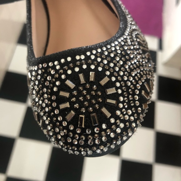2/$30⭐️ Girls Sparkly Flats - Picture 2 of 6